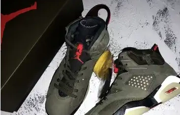 CN1084-200 MEDIUM TRAVIS SCOTT 6 JORDAN AIR - OLIVE 0703
